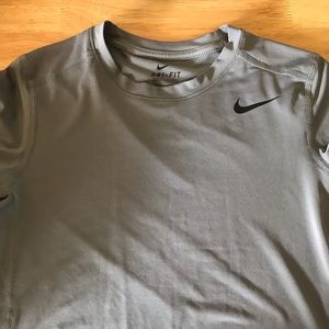 Nike Dry-Fit Kids Size Large Shirt